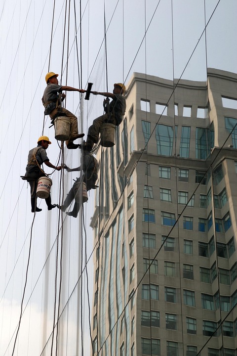 Understanding Common Types of Window Cleaners: A Comprehensive Guide for UK Homeowners