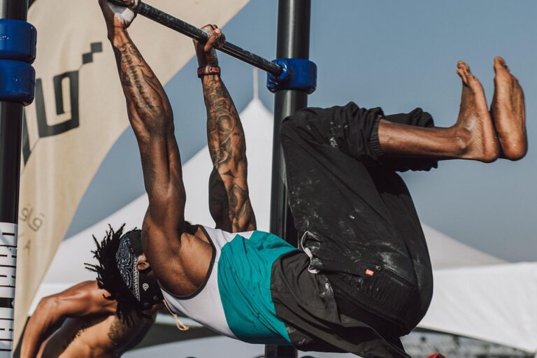 Essential Guide to Choosing the Right Pull-Up Bar: Types, Uses, and Tips for Selection