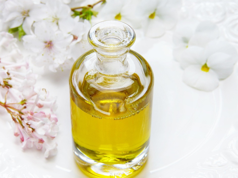 Understanding the Common Types of Cleansing Oils: A Comprehensive Guide for Skincare Enthusiasts