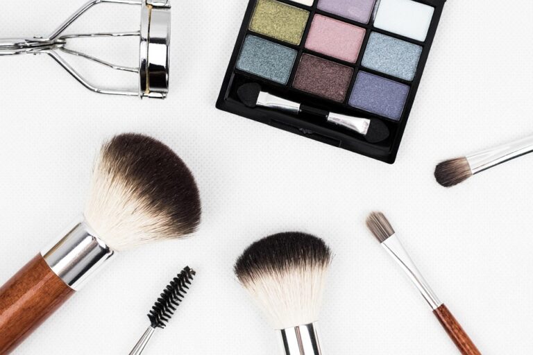 Essential Guide to Common Makeup Remover Types: Finding the Right One for Your Skin