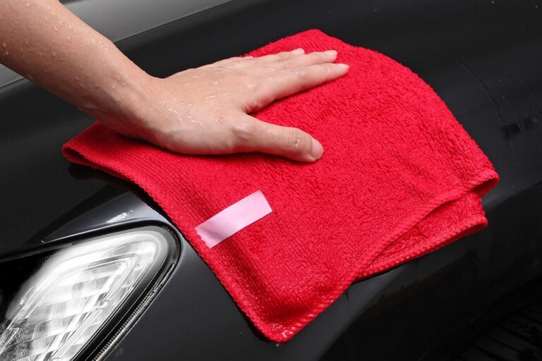 Exploring the Common Uses of Facial Wipes: A Comprehensive Guide for Skincare Enthusiasts