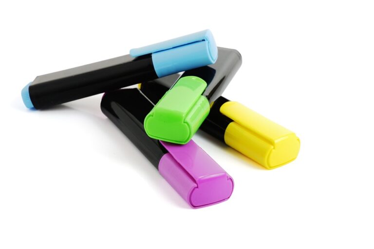 The Ultimate Guide to Choosing the Right Markers: Types, Brands, and Tips for Every Use