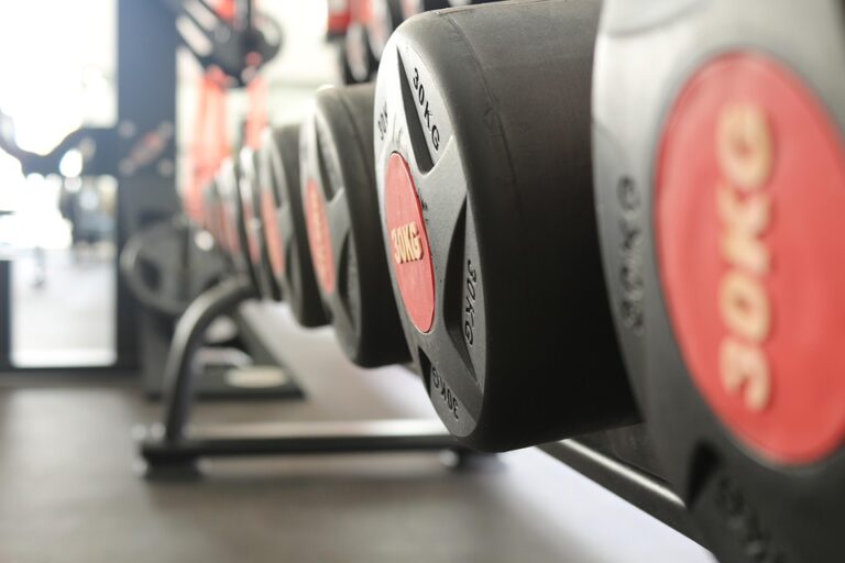 Top 5 Common Uses of Dumbbells: Maximizing Your Workout Potential