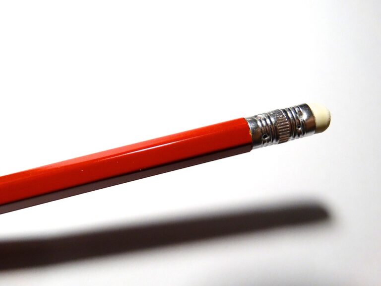 Exploring the Common Uses of Dry Erase Markers: From Classrooms to Offices