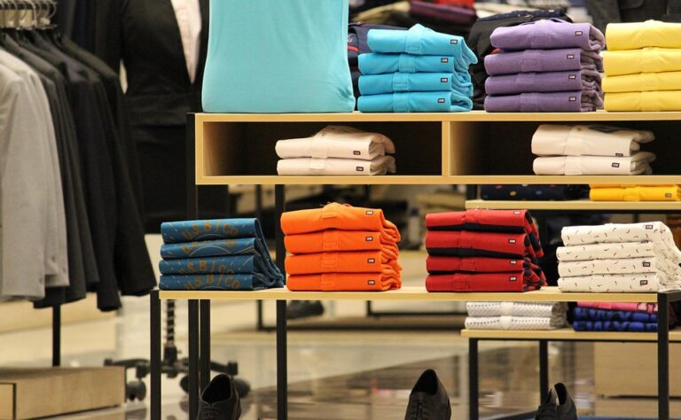 The Ultimate Guide to Choosing the Right Microfiber Cloth: Types, Uses, and Tips for Selection