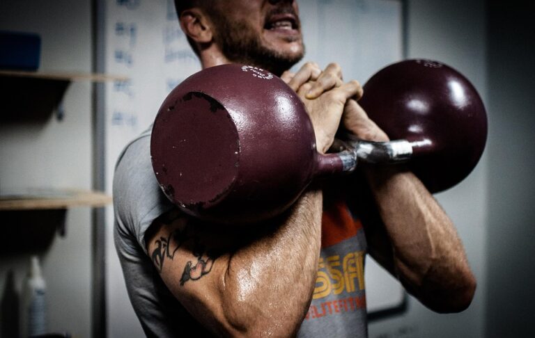 Exploring the Benefits and Drawbacks of Kettlebells: A Comprehensive Guide for Fitness Enthusiasts