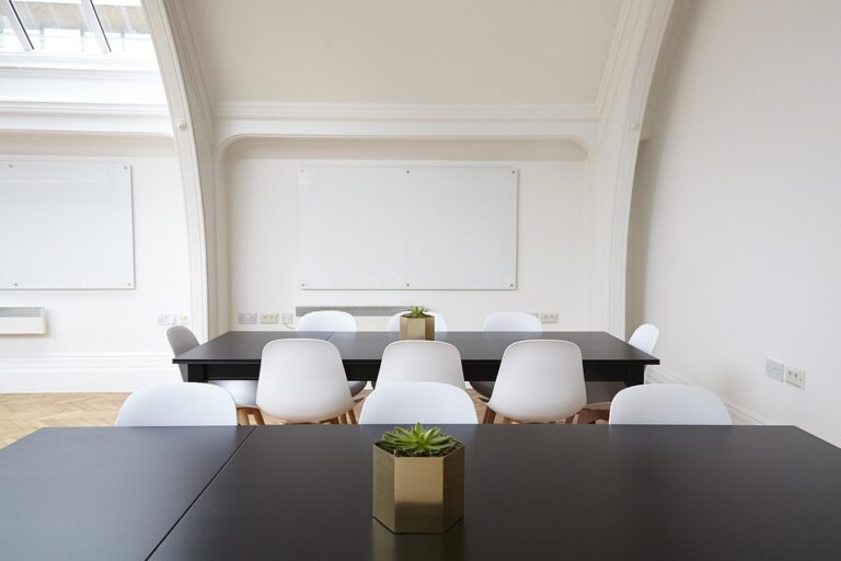 Exploring the Common Uses of Whiteboard Markers: From Education to Business